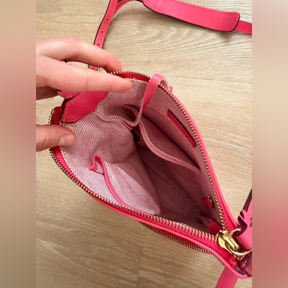 Dooney & Bourke Letter Carrier Zip Crossbody Bag Pink - Picture 4 of 14